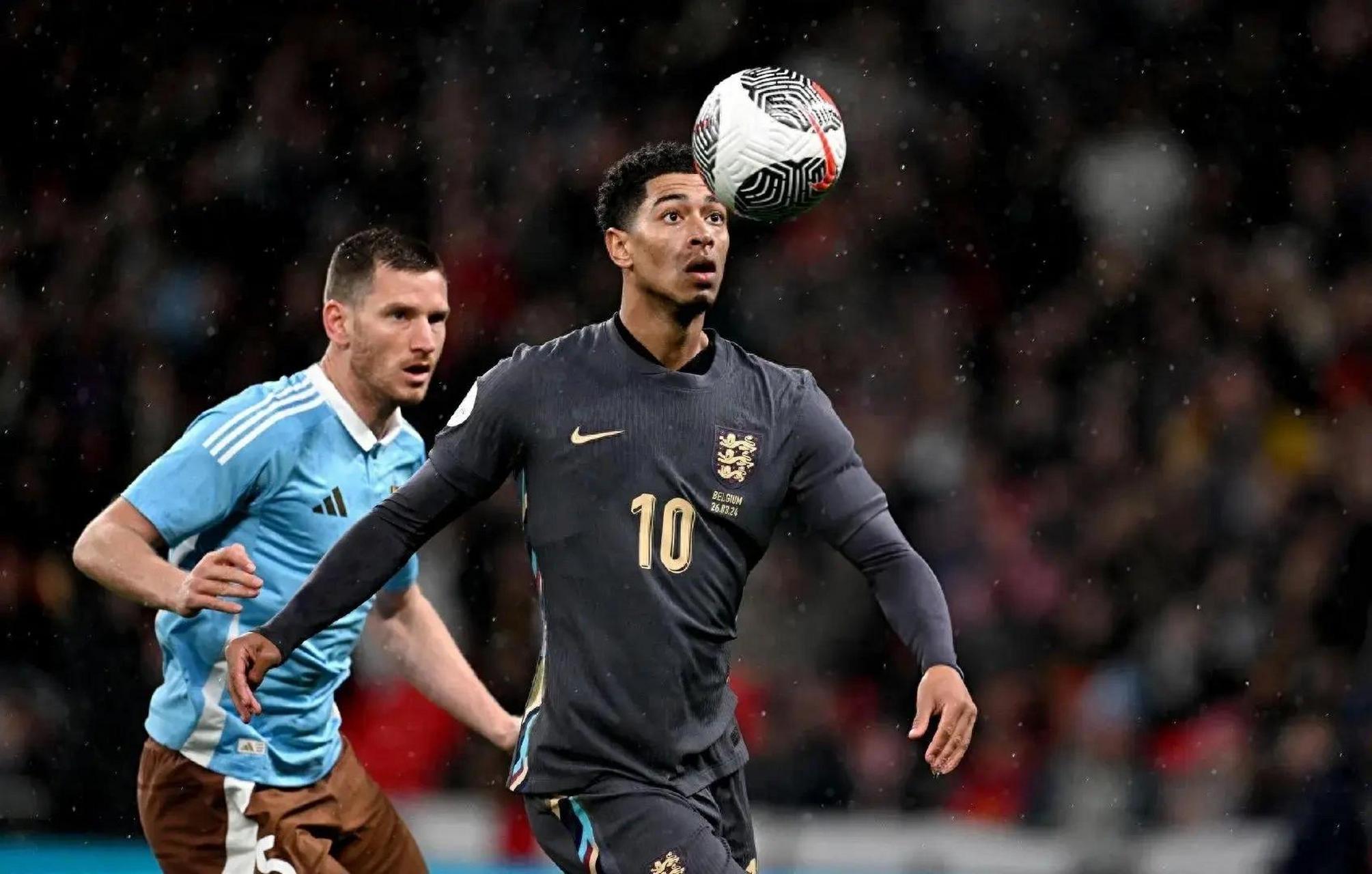 关于比利时队在比赛中表现稳健,凭借两球胜出的信息 关于比利时队在比赛中表现稳健,凭借两球胜出的信息