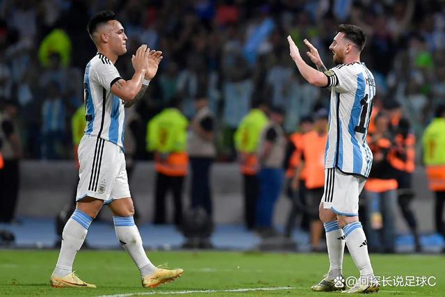 上港大胜华夏幸福,领跑积分榜 上港大胜华夏幸福,领跑积分榜