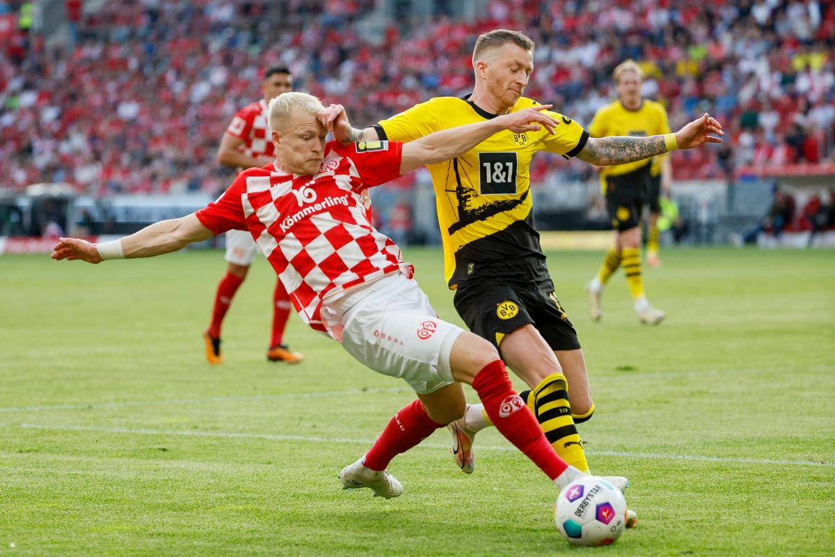 开云体育直播-沃尔夫斯堡战术不顺，教练组亟待调整