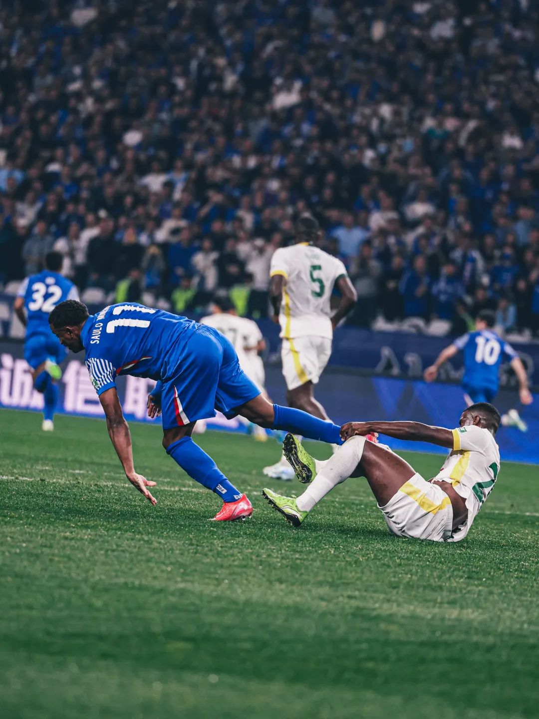 赛场上的精彩瞬间让人浮想联翩 赛场上的精彩瞬间让人浮想联翩