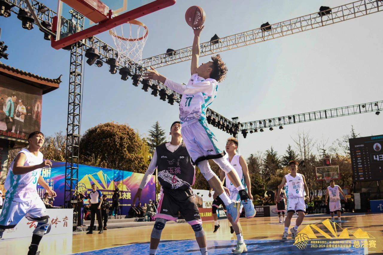 包含陕西男篮惊险获胜，晋级八强的词条