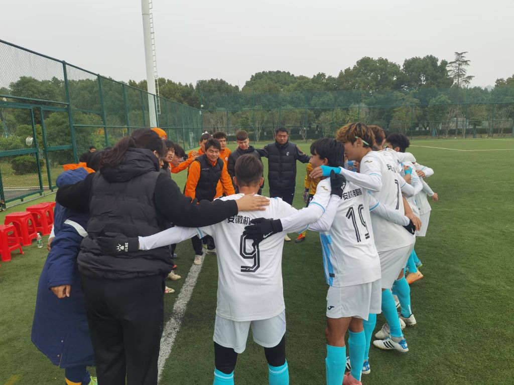 足球联赛进程:北美球队在比赛中奋力拼搏!的简单介绍 足球联赛进程:北美球队在比赛中奋力拼搏!的简单介绍