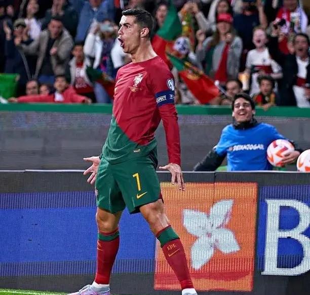 开云体育网站-葡萄牙队豪取胜利，晋级前景看好的简单介绍