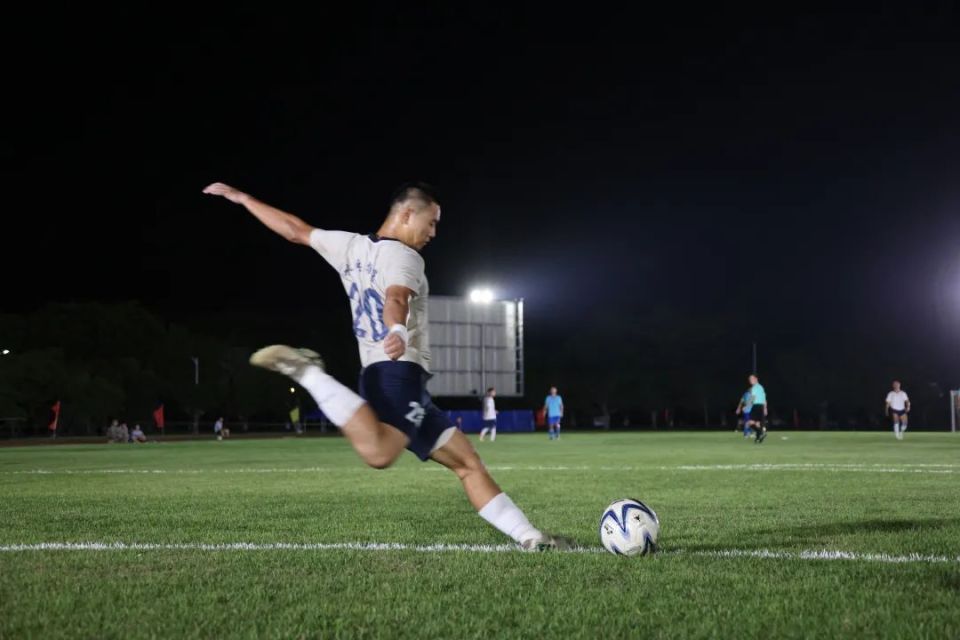 开云体育地址-新赛季职业足球比赛开展，球队技战术精湛的简单介绍