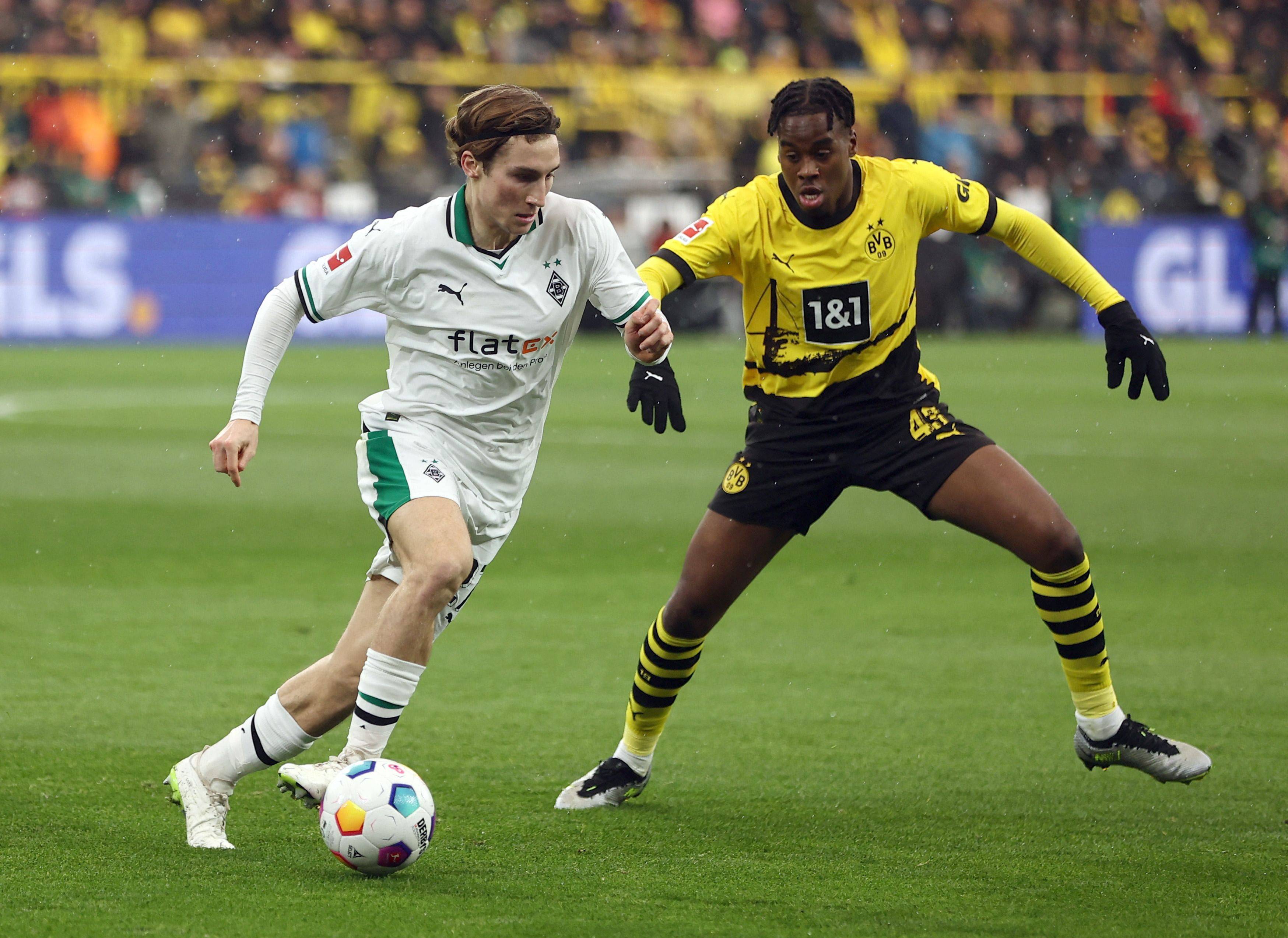 包含多特蒙德客场胜利,主帅赞誉球员拼搏的词条 包含多特蒙德客场胜利,主帅赞誉球员拼搏的词条