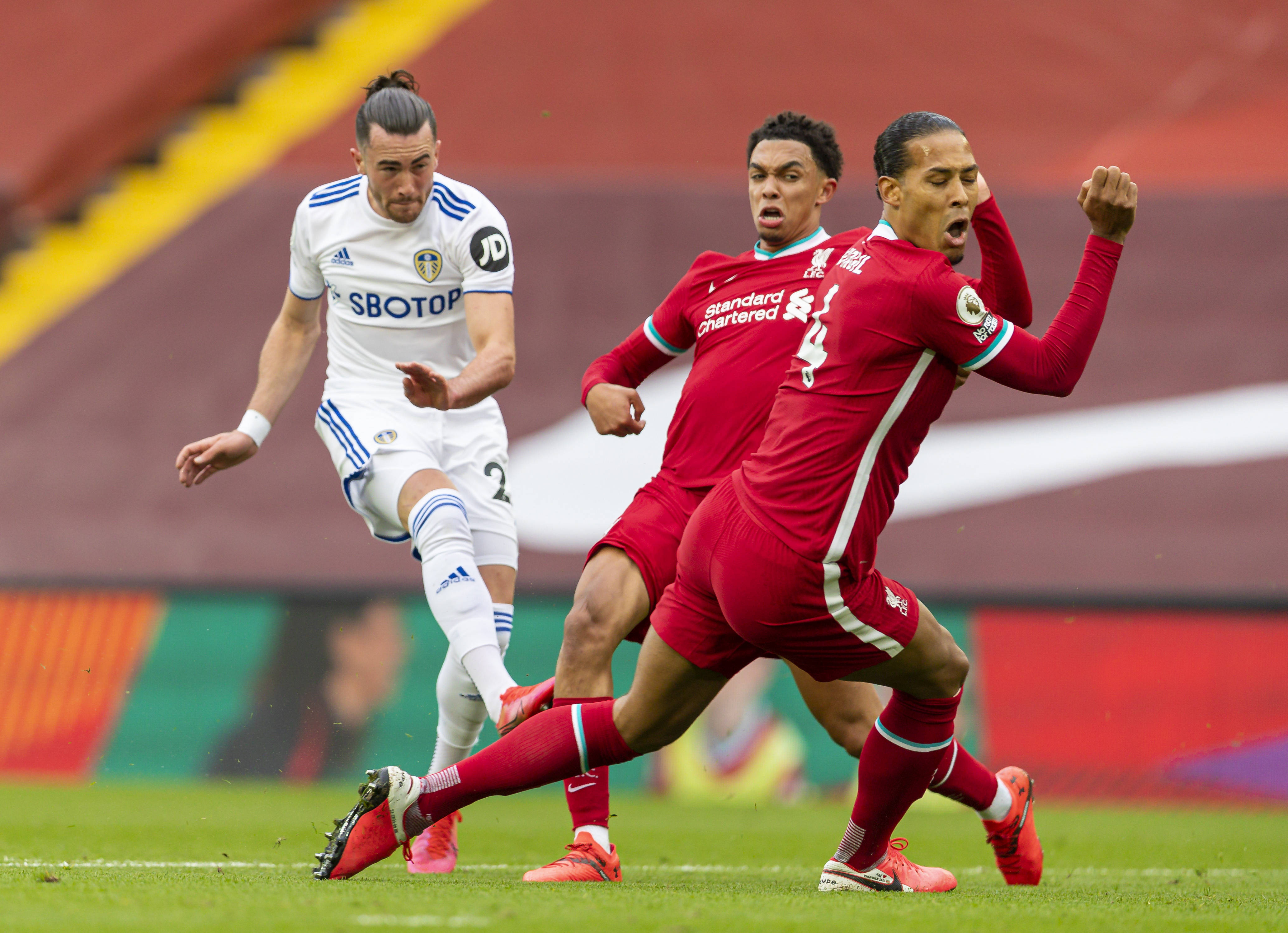 开云体育官方入口-雷恩将在对阵兰斯的比赛中全力争取胜利