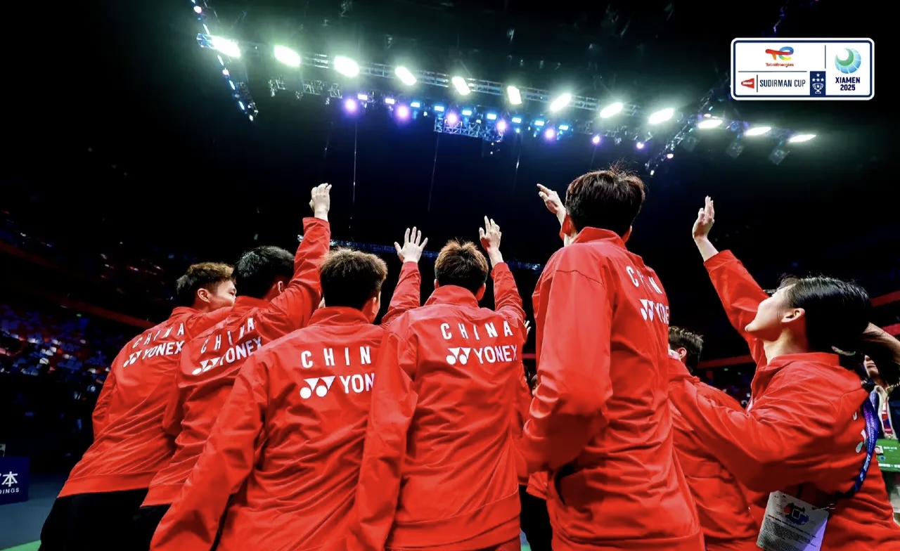 开云体育在线登录-阿联酋代表团集体加油，迎接挑战