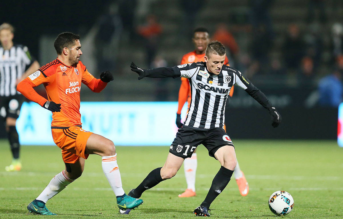 昂热反客为主击败对手,晋级积分榜 昂热反客为主击败对手,晋级积分榜