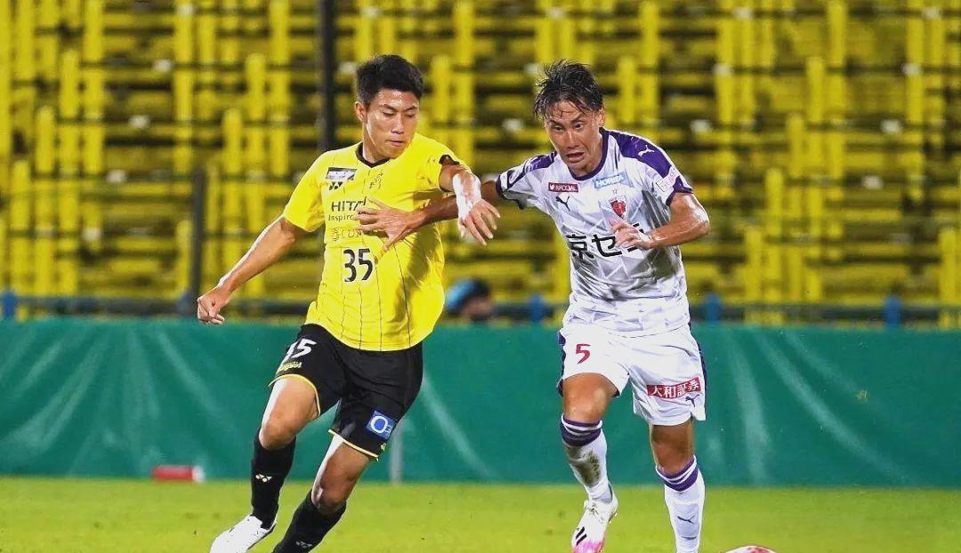 北京队与新疆队交锋,谁能笑到最后? 北京队与新疆队交锋,谁能笑到最后?