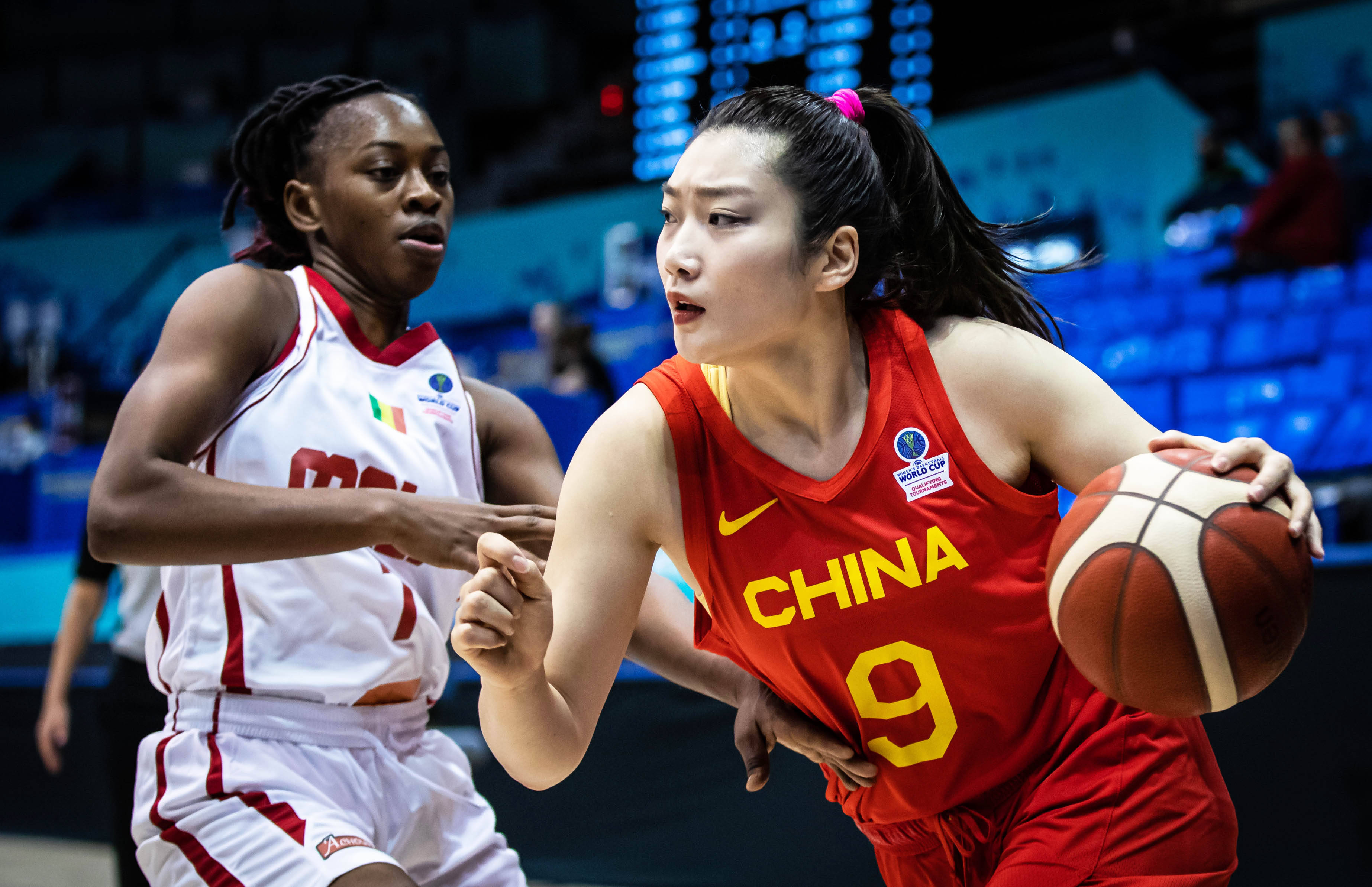 极具争议NBA球员私下行为曝光，现场风波不断的简单介绍