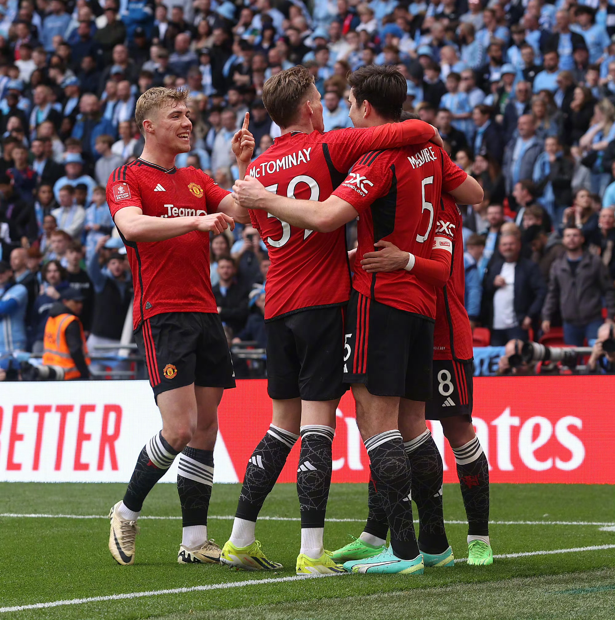 关于曼联曼城对簿下场，胜者晋级之门的信息